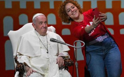 Papa Francesco a The Economy of Francesco 2022: “La terra brucia oggi, ed è oggi che dobbiamo cambiare a tutti i livelli”